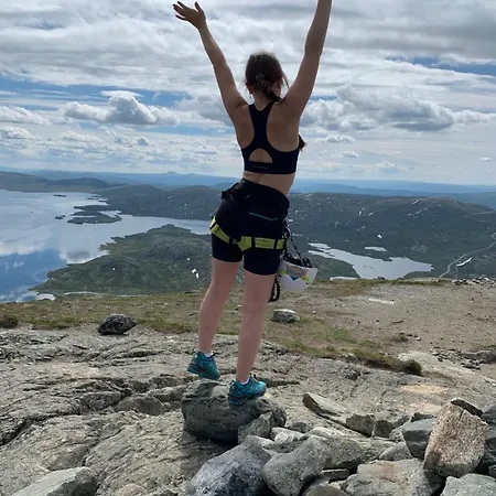 Charming 2-bedroom In *